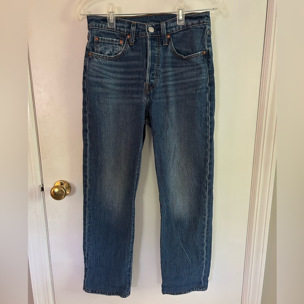 LEVI’S PREMIUM MID WASH DISTRESSED BUTTON FLY 501 JEANS SIZE 26